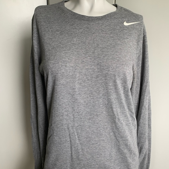 The Nike Tee women’s medium gray long sleeve t-shirt - Picture 2 of 4